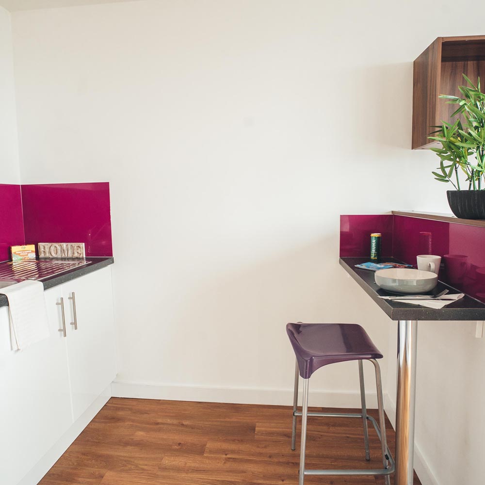 gold-studio-breakfast-bar-and-sink